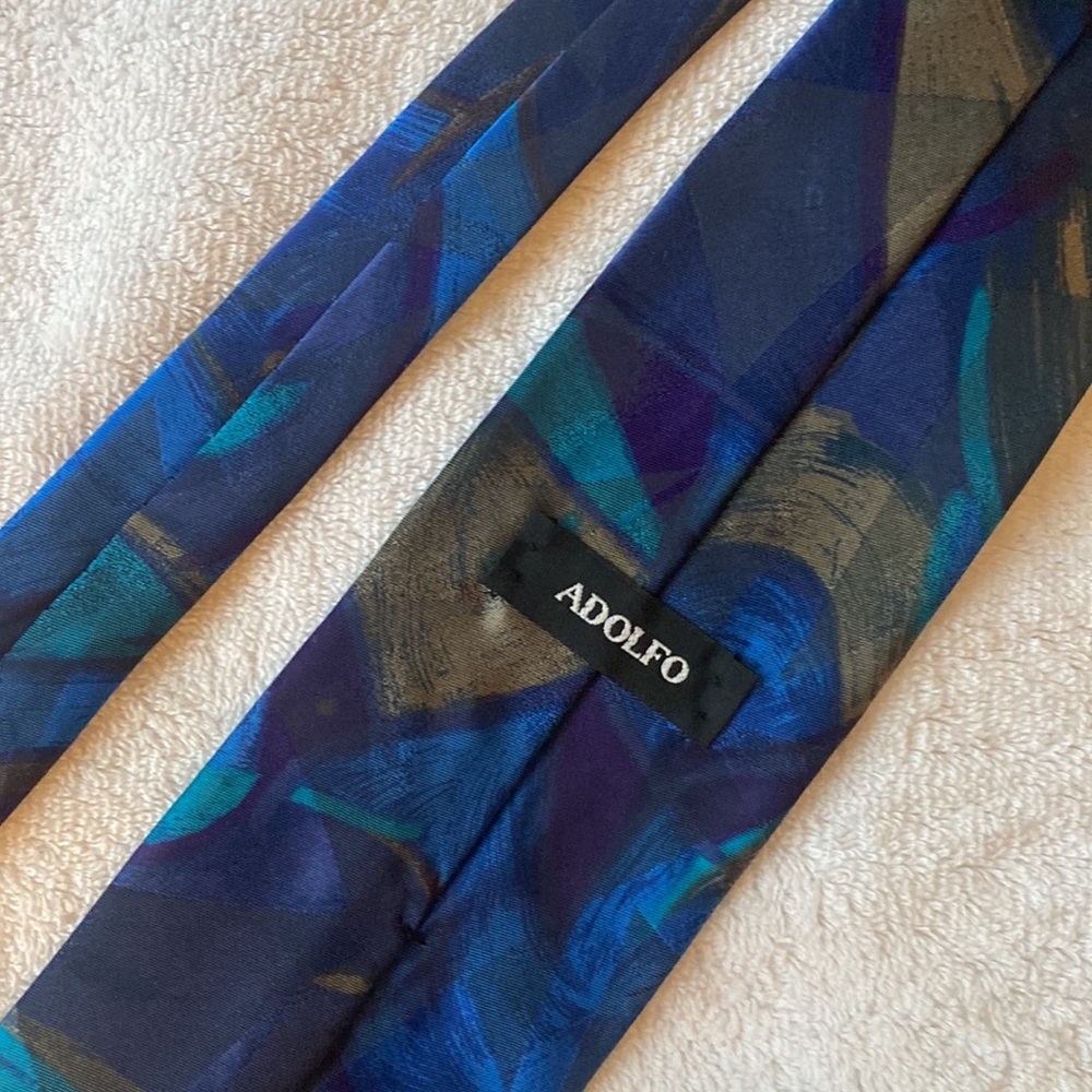 Tie - Picture 2 of 3